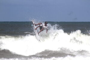 Circuito Paraibano de Surfe define campeões em Mataraca